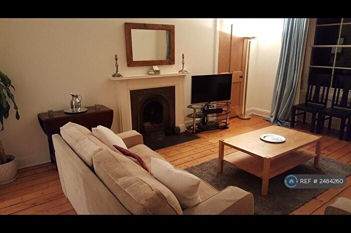 3 Bedroom Flat To Rent In Edinburgh, Edinburgh, EH3