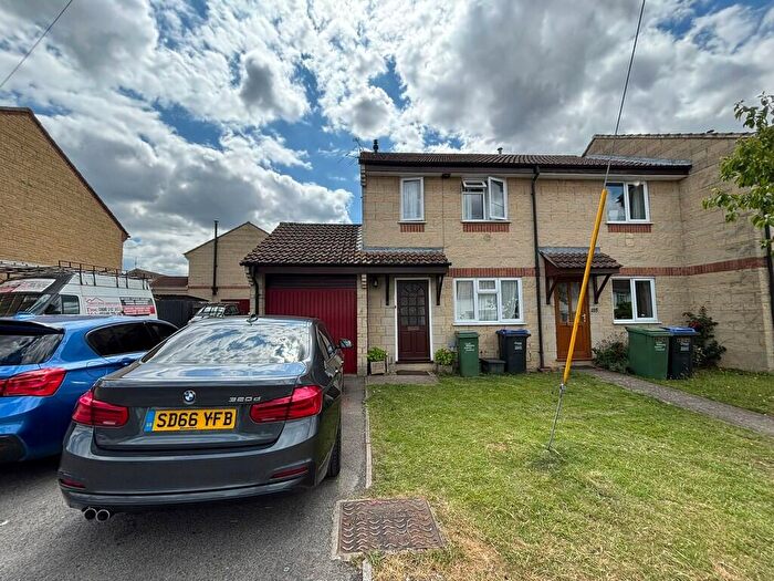 3 Bedroom End Of Terrace House To Rent In Wood Lane, Chippenham, SN15