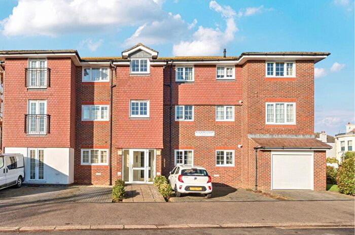2 Bedroom Flat For Sale In Princess Avenue, Bognor Regis, PO21