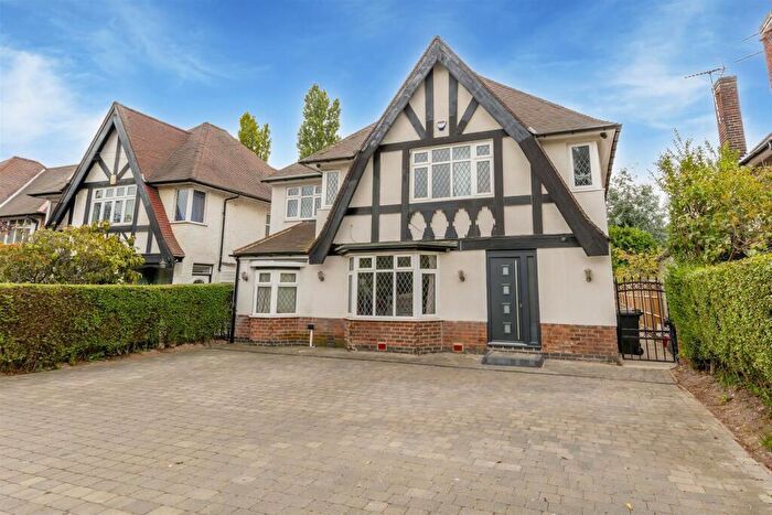 4 Bedroom Detached House For Sale In Derby Road, Beeston, Nottingham, NG9