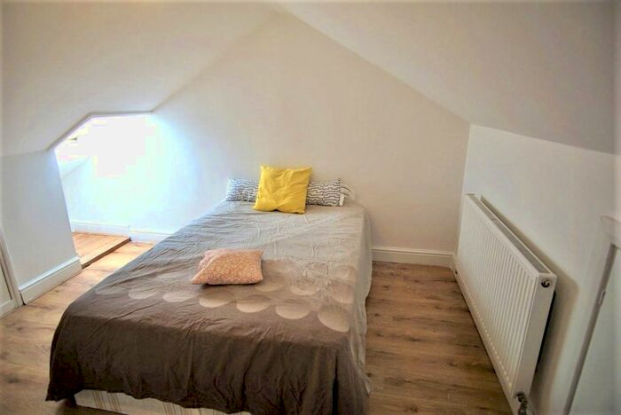 4 Bedroom Terraced House To Rent In Hewitt Avenue, London, N22