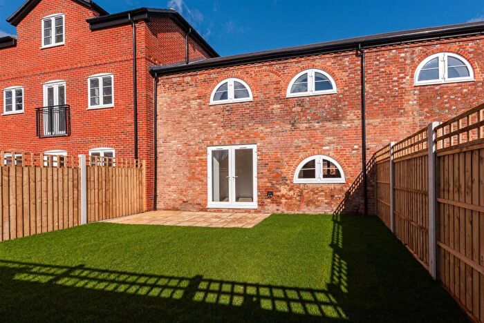 2 Bedroom Terraced House To Rent In Brewhouse Yard, Wallingford, OX10