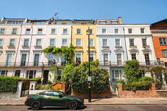 2 Bedroom Flat For Sale In Westbourne Grove, London, W11