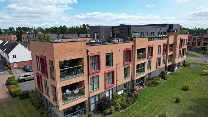 2 Bedroom Apartment For Sale In Thorpe Close, Bordon, Hampshire, GU35