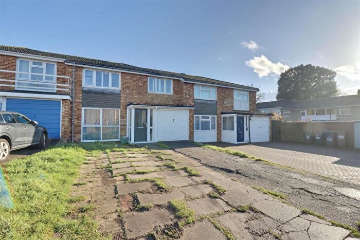 4 Bedroom Terraced House For Sale In Purbrook Gardens, Waterlooville, PO7