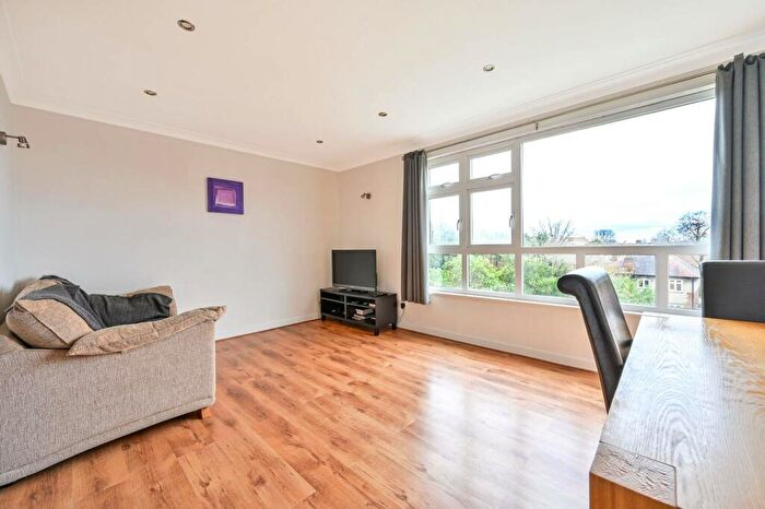 2 Bedroom Flat For Sale In Cranes Park, Surbiton, KT5