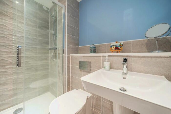 5 Bedroom Detached House For Sale In Faraday Corner, Shefford, SG17