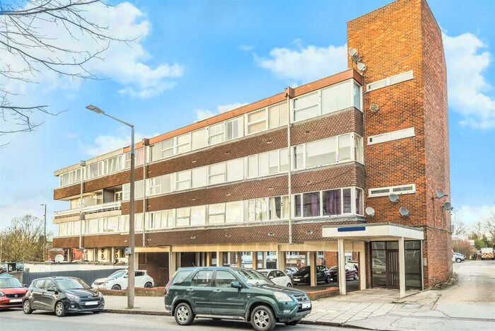 1 Bedroom Flat To Rent In Hollow Lane, Hitchin, SG4