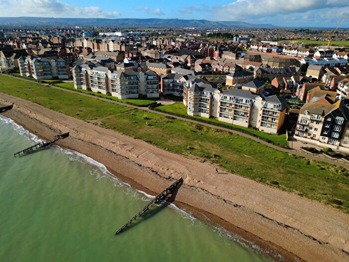 2 Bedroom Flat For Sale In San Diego Way, Eastbourne, BN23