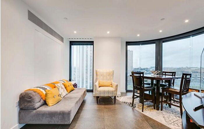 2 Bedroom Flat To Rent In Chronicle Tower, B City Road, London, EC1V