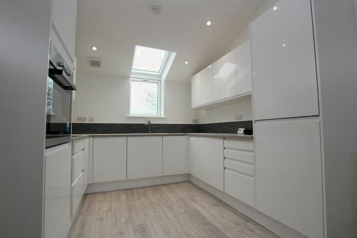 2 Bedroom Flat To Rent In Radcliffe Road, West Bridgford, Nottingham, NG2