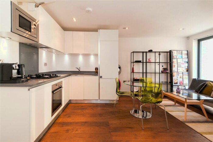 1 Bedroom Apartment To Rent In Central Street, London, EC1V