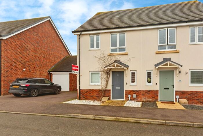 2 Bedroom Semi Detached House For Sale In Cheshire Rise, Leighton Buzzard, LU7