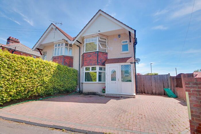 3 Bedroom Semi-Detached House For Sale In Bitterne Park Location! Off Road Parking! A Must See!, SO18