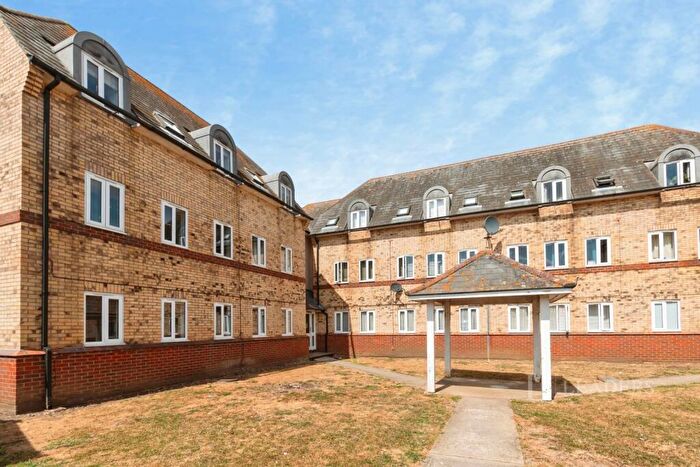 2 Bedroom Flat To Rent In Colne Road, Halstead, Essex, CO9
