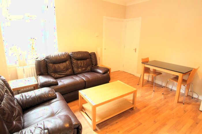 2 Bedroom Flat To Rent In Union Grove, Ground Right, AB10