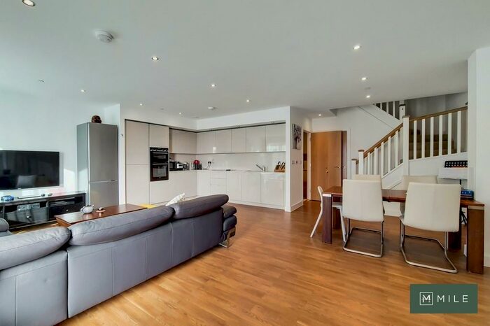 4 Bedroom Apartment To Rent In Hoy Close, London, NW9