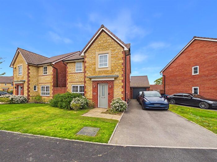 4 Bedroom Detached House For Sale In Gainey Gardens, Chippenham, SN15