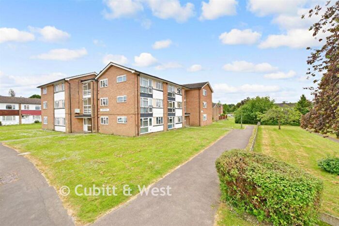 1 Bedroom Apartment For Sale In Castle Drive, Reigate, Surrey, RH2