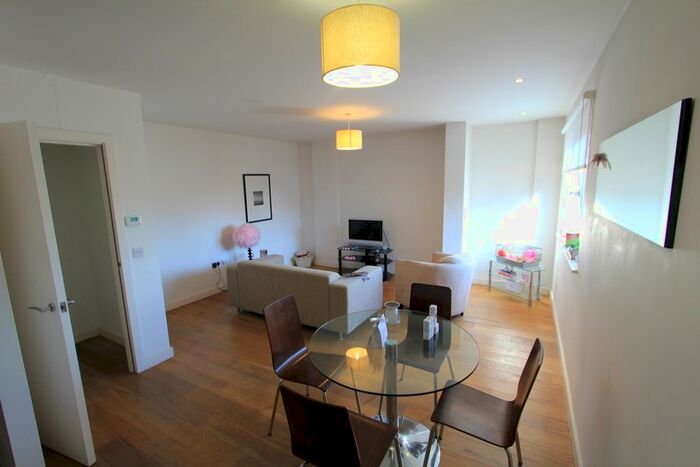 2 Bedroom Flat To Rent In Forge Square, London, London, E14