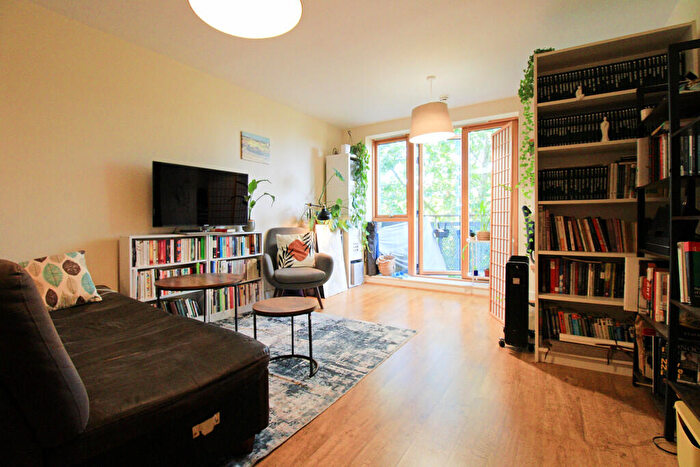 2 Bedroom Flat To Rent In Meath Crescent, London, E2
