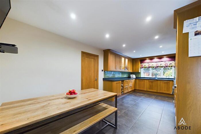 5 Bedroom Detached House For Sale In Scalpcliffe Close, Burton-On-Trent, DE15