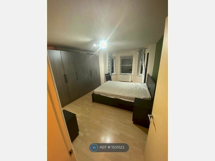 2 Bedroom Flat To Rent In Starling Close, Manchester, M22