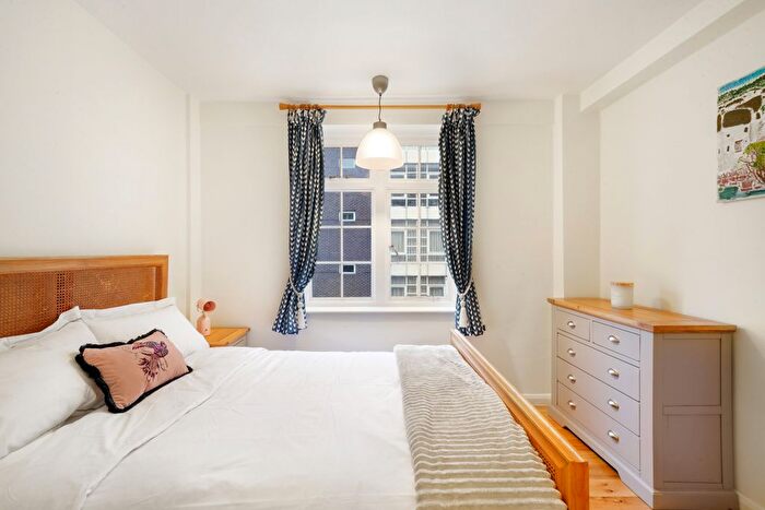 1 Bedroom Flat To Rent In Langford Court, Abbey Road, NW8