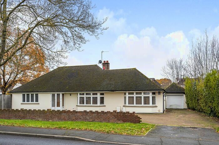4 Bedroom Bungalow To Rent In Hayes Lane, Park Langley, Beckenham, BR3