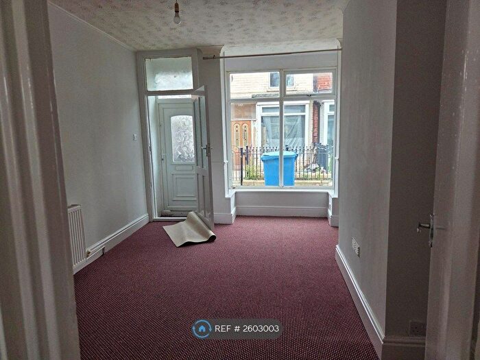 2 Bedroom End Of Terrace House To Rent In Carrington Avenue, Hull, HU3