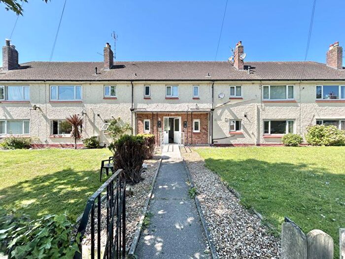 2 Bedroom Flat For Sale In Gorlan, Conwy, LL32
