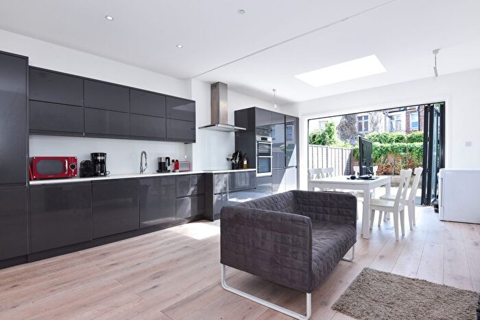 3 Bedroom Detached House To Rent In Grove Road, Wimbledon, London, SW19