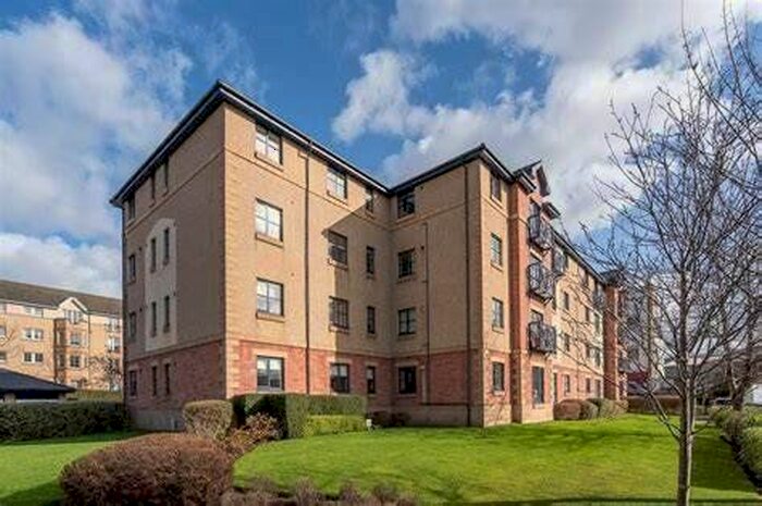 3 Bedroom Flat To Rent In Russell Gardens, Edinburgh, EH12