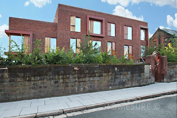 3 Bedroom Flat To Rent In The Water Gardens, Church Road South, Woolton, L25