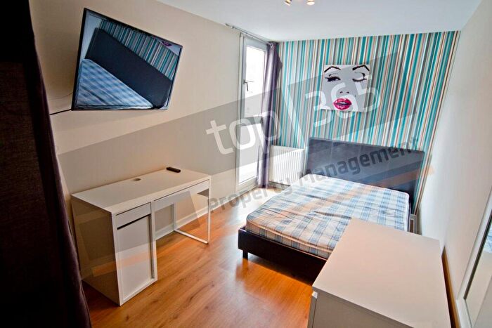 6 Bedroom Terraced House To Rent In **£pppw Excl Bills** Park Road, Lenton, - Uon, NG7