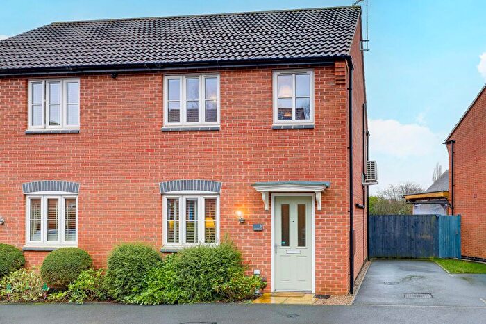 3 Bedroom Semi-Detached House For Sale In Albert Close, Hucknall, NG15