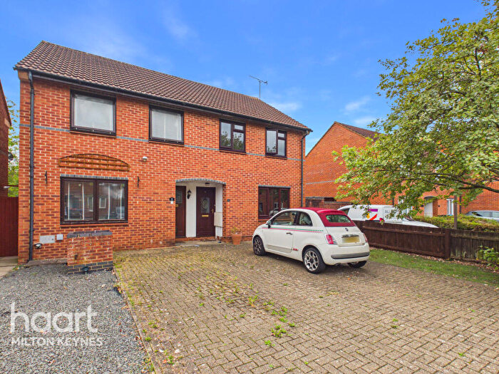 3 Bedroom Semi-Detached House For Sale In Bellini Close, Old Farm Park, MK7