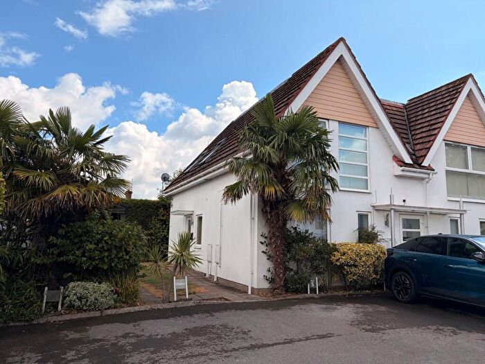 2 Bedroom Flat To Rent In Wimborne Road, Oakdale, Poole, BH15