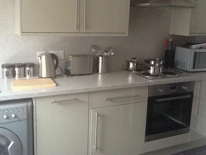 3 Bedroom Flat To Rent In Cardean Street, East End, Dundee, DD4