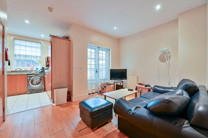 5 Bedroom Property For Sale In Marcia Road, Southwark, London, SE1