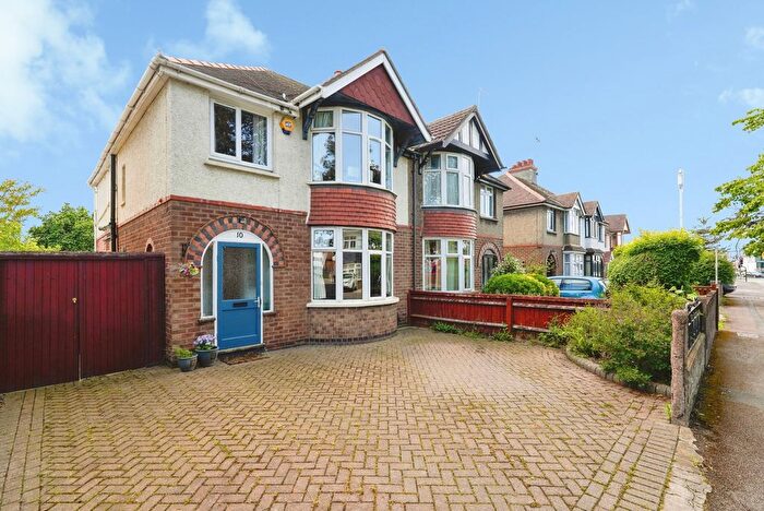 3 Bedroom Semi-detached House For Sale In Tuffley Avenue, Gloucester, Gloucestershire, GL1