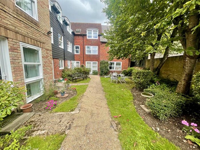 1 Bedroom Retirement Property To Rent In Homespire House, Knotts Lane, Canterbury, Kent, CT1