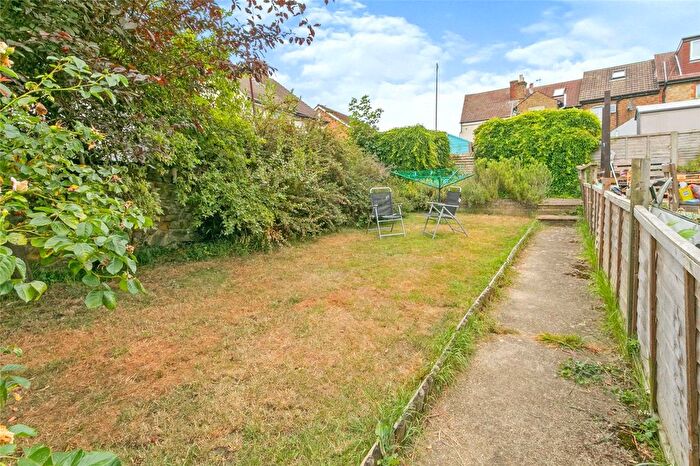 2 Bedroom End Of Terrace House For Sale In Cross Street, Maidstone, Kent, ME14