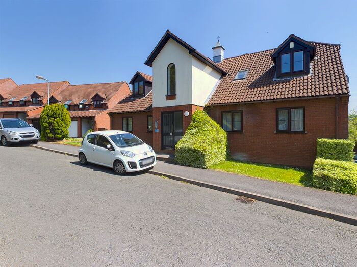 1 Bedroom Flat To Rent In Ripley Close, High Wycombe, HP13