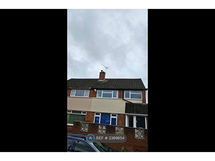 3 Bedroom Semi-Detached House To Rent In Hamilton Avenue, Exeter, EX2