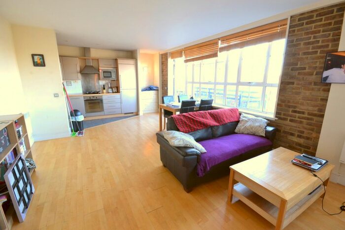 1 Bedroom Flat To Rent In Peckham Grove, London, SE15