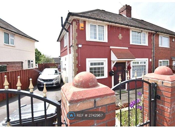 4 Bedroom Semi-detached House To Rent In Ullswater Crescent, Leeds, LS15