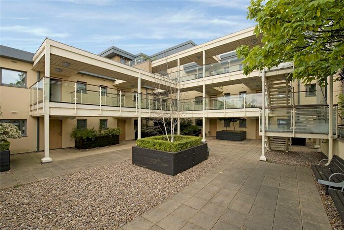 1 Bedroom Flat To Rent In Gabriel House, Islington Green, Islington, N1