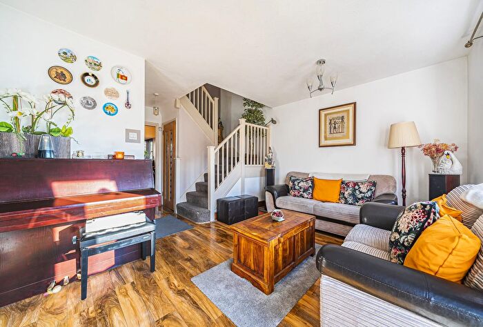 3 Bedroom End Of Terrace House For Sale In Colwyn Green, Snowdon Drive, London, NW9