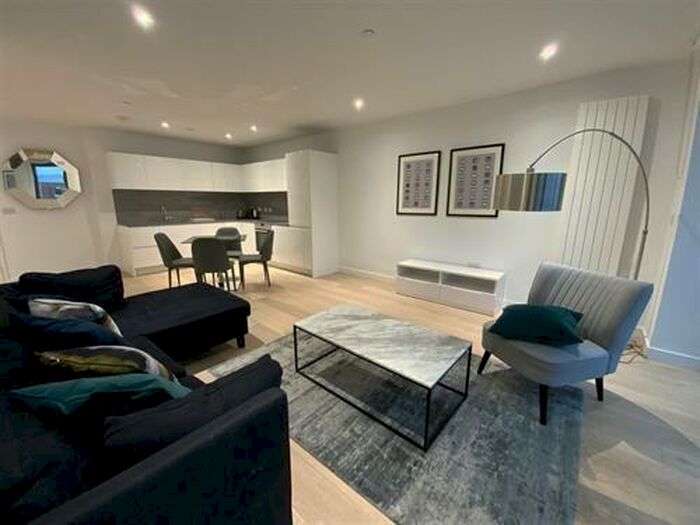 2 Bedroom Apartment To Rent In Fairwater House, Park Street, London, SW6
